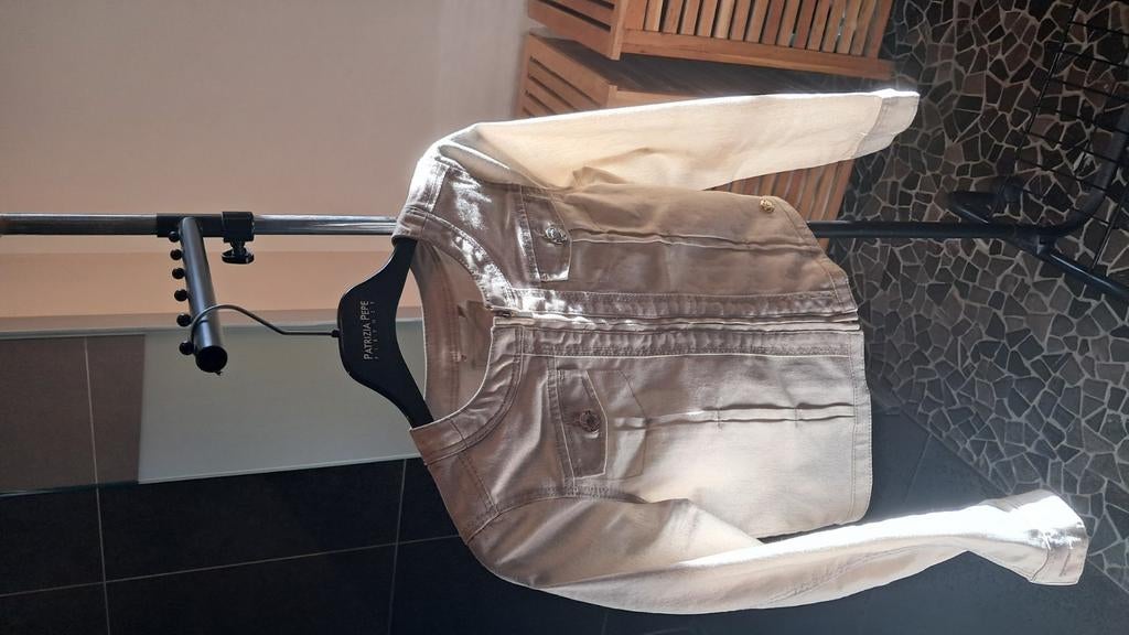 Beige / gouden jeansjas maat 134, Meisje, Trui of Vest, Ophalen of Verzenden, Zo goed als nieuw