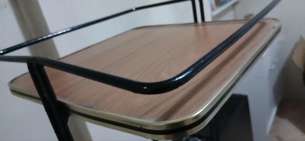 Vintage, Bar a roulettes,fer forgé,tablette, 60 cm  de haut., Maison & Meubles, Enlèvement, Comme neuf