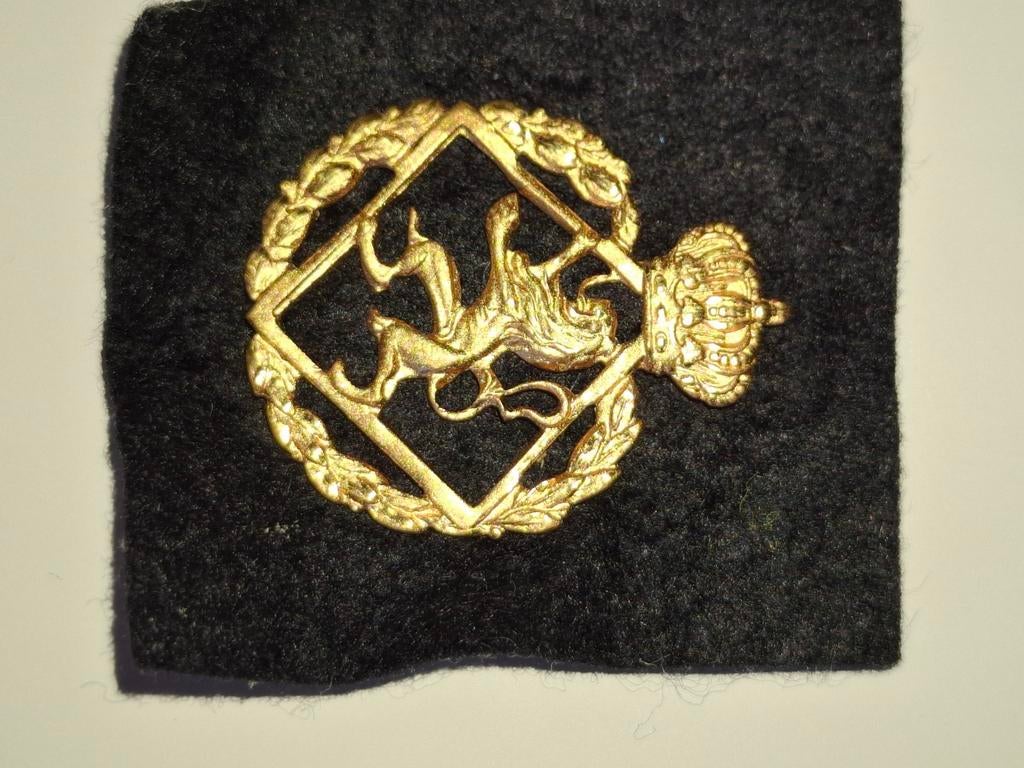 Emblème de l'école militaire, Collections, Envoi