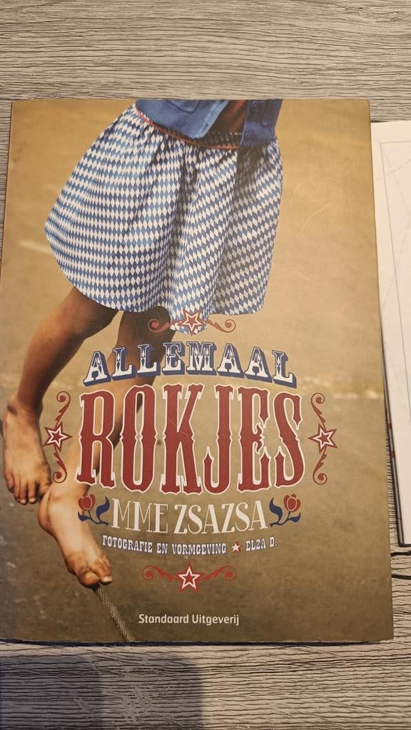 Mme Zsazsa - Allemaal rokjes naaiboek, Hobby en Vrije tijd, Naaien en Fournituren, Ophalen of Verzenden