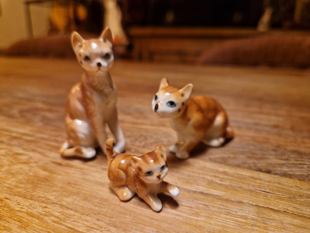 Vintage poesen beeldjes porselein Bone China Japan, Enlèvement ou Envoi