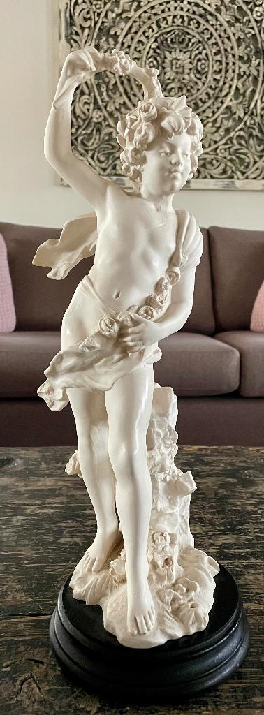 Decoratief beeld in resin/kunstmarmer, Enlèvement, Comme neuf, Humain