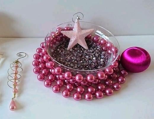 Allerlei kerstversiering in de kleuren : wit - roze, Diversen, Kerst, Gebruikt, Ophalen of Verzenden