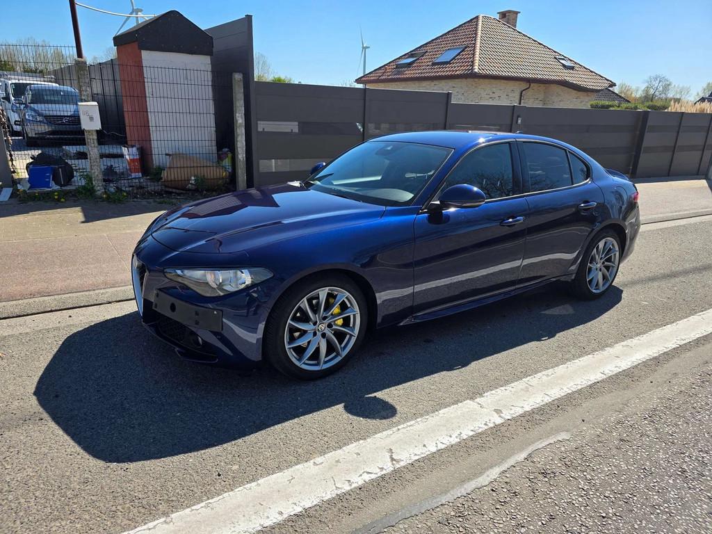 Alfa Romeo Giulia 2.2 JTDm Super AUT. 1EIG IN PERFECTE STA, Auto's, Alfa Romeo, Automaat, 4 deurs, Gebruikt, 4 cilinders