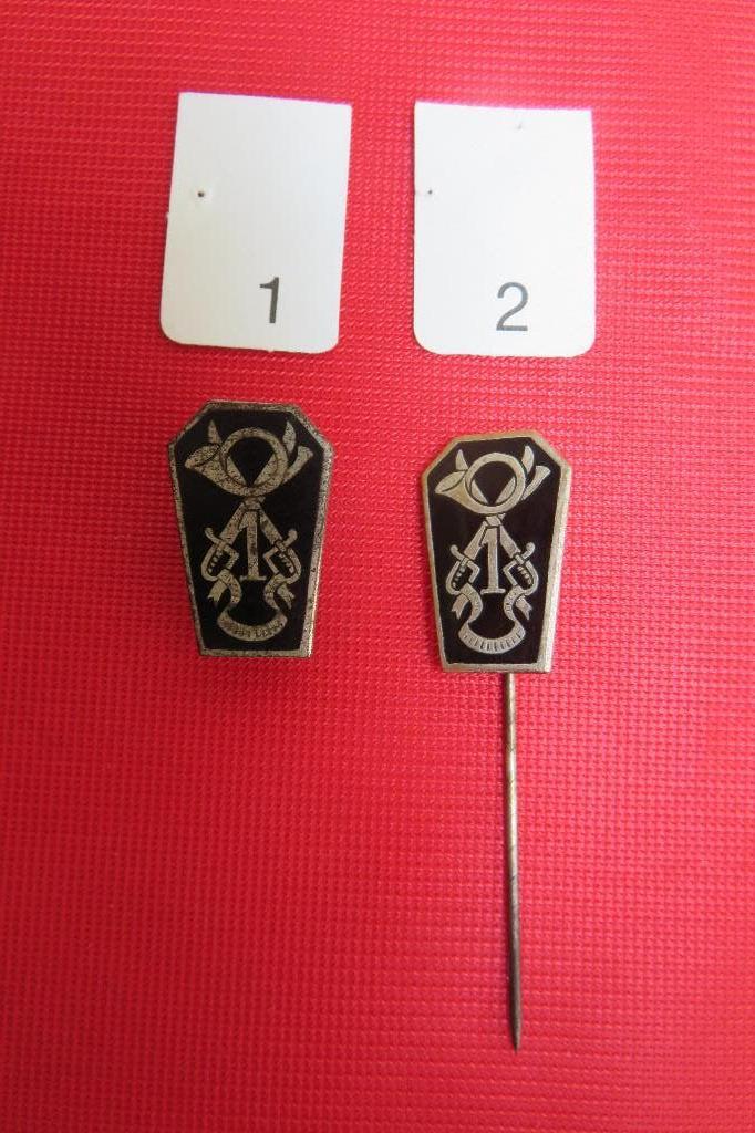 1st Regiment Jagers te paard dasspeld en knopsgaat, Ophalen of Verzenden, Landmacht, Embleem of Badge