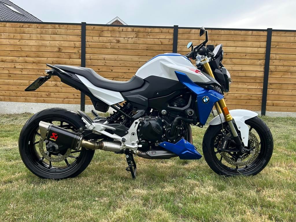 BMW f900r 2022 akrapovic A2, Motos, Motos | BMW, Entreprise, Naked bike, 12 à 35 kW, 2 cylindres, Permis Moto A2 minimum, Régulateur de vitesse