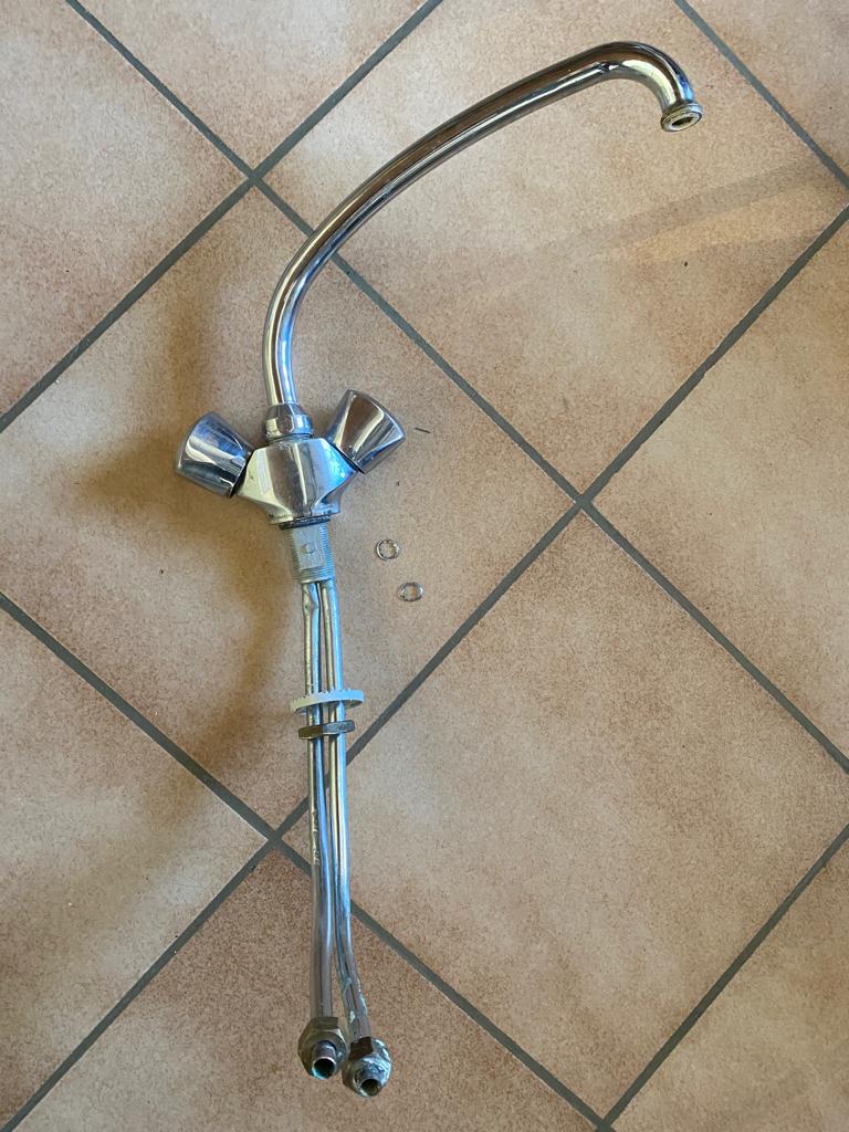 Robinet mélangeur cuisine grand bec courbé  (à réviser), Bricolage & Construction, Sanitaire, Utilisé, Robinet, Inox, Envoi