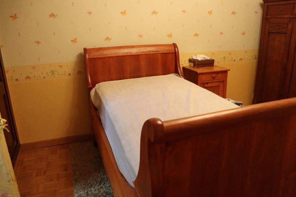 Lit d'enfant ancien - entièrement restauré, Enlèvement