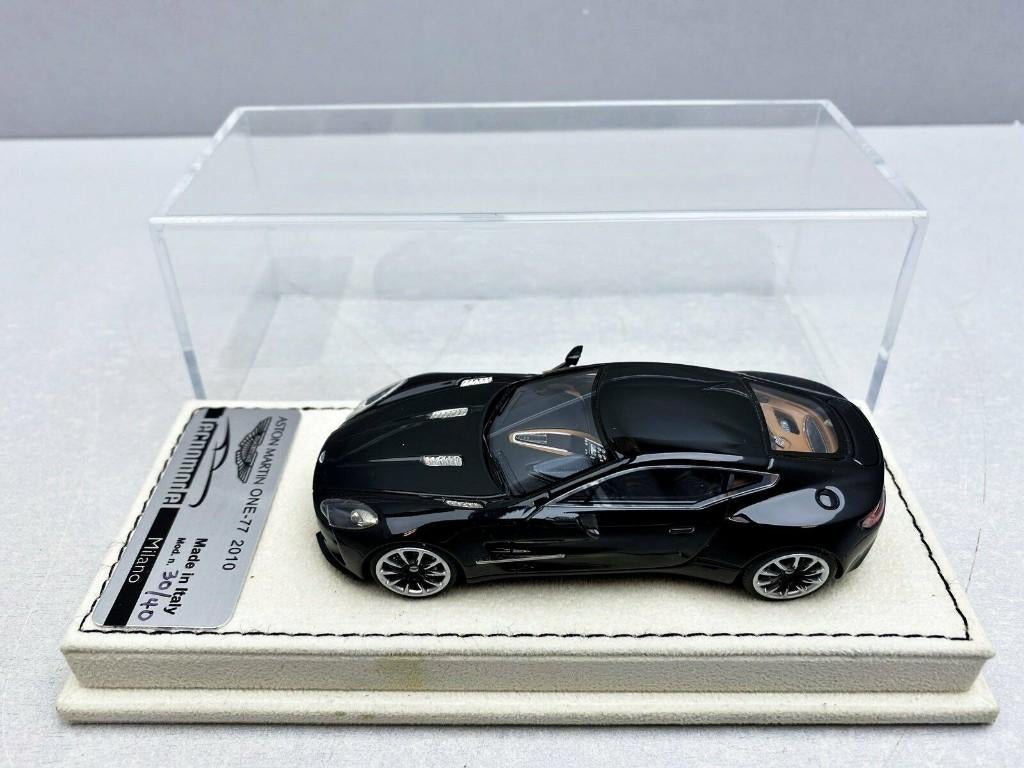 ASTON MARTIN ONE 77 2010 Black 1/43 TECHNOMODEL Neuve + Box, Hobby & Loisirs créatifs, Voitures miniatures | 1:43, Enlèvement ou Envoi