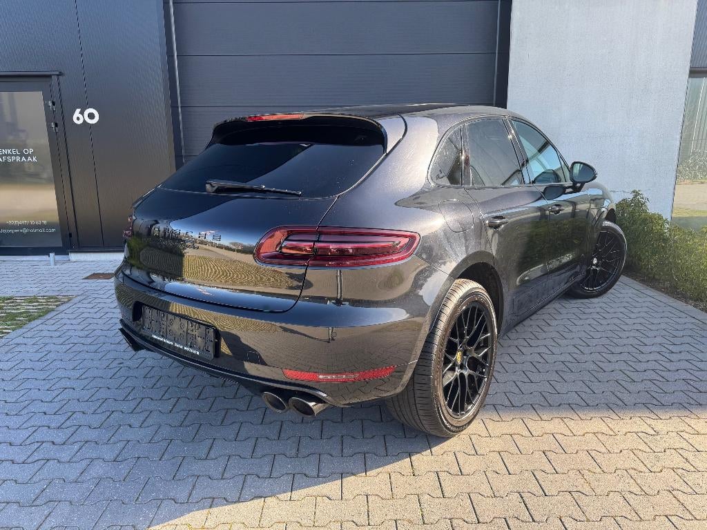 Porsche Macan Turbo 3.6 V6 PDK, Auto's, Porsche, Automaat, Zwart, Leder, Bedrijf