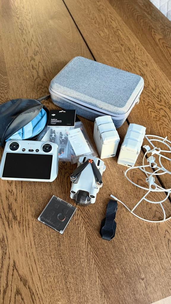 DJI Mini 3 Pro – Comme neuf + Pack fly more combot complet, Ophalen, Zo goed als nieuw