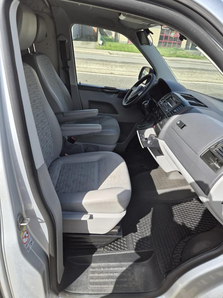 Volkswagen t5 , Verhoogd en Verlengd - Automaat, Auto's, Automaat, Euro 5, Stof, Zwart