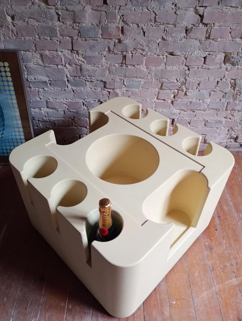 Space Age bar, Ophalen