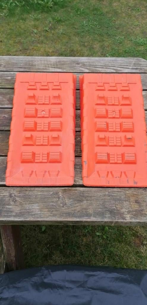 Oprijblokken, Enlèvement