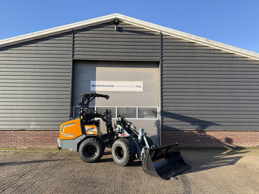 Giant G2700 X-TRA HD+ minishovel (veel opties: pro inching,, Zakelijke goederen, Machines en Bouw | Kranen en Graafmachines, Tobroco