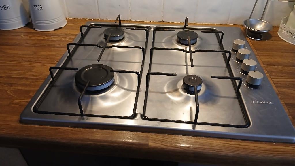 Cuisiniere gaz four electrique, Electroménager, Gaz, 4 zones de cuisson, Encastré, Enlèvement