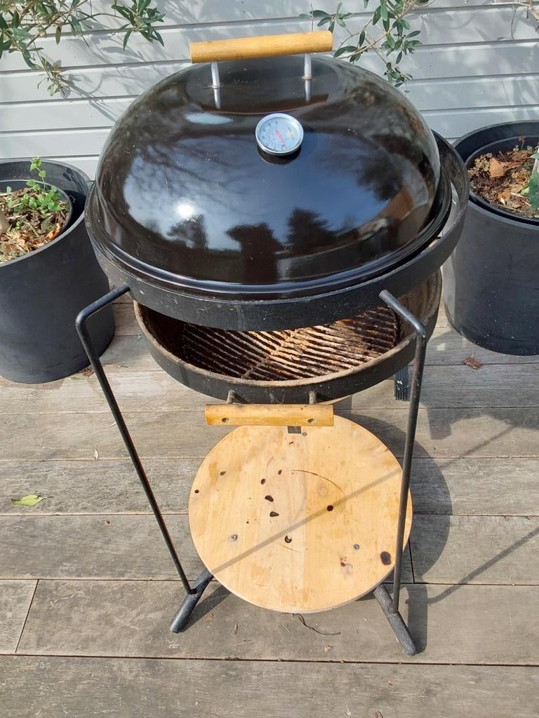 BBQ  OP HOUTSKOOL MET PAN., Ophalen, Gebruikt, Met accessoires