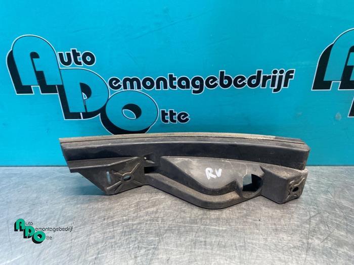 Bumpersteun rechts-voor van een Volkswagen Caddy (Caddy 04-), Gebruikt, -, Volkswagen, -