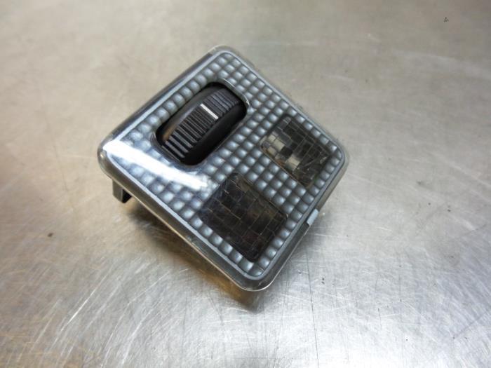 Eclairage intérieur arrière d'un Peugeot Partner (Partner, -, Utilisé, -, Peugeot