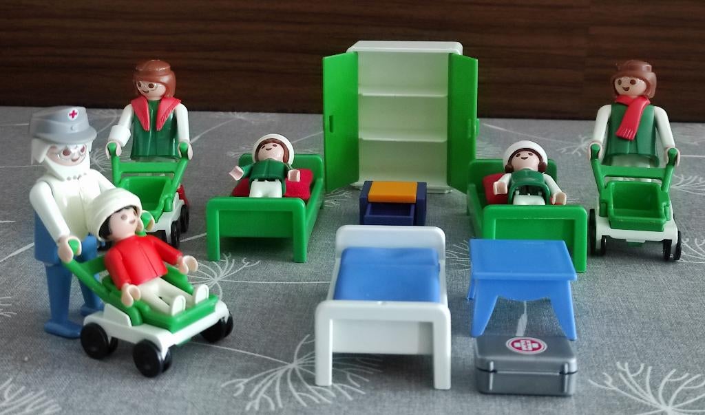 playmobil setje met gewonde kinderen, Kinderen en Baby's, Speelgoed | Playmobil, Ophalen of Verzenden, Gebruikt