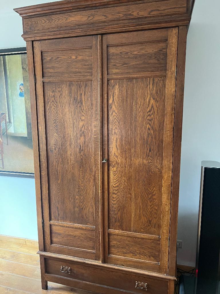 massief eiken kast + massief eiken kast, Ophalen