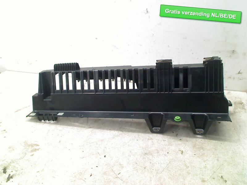 BAGAGERUIMTE BEKLEDING LINKS X6 (E71 / E72) (51476981051), Gebruikt, Dhr. R. de Gouw, Info@123Parts.nl, De Bloemendaal 21 21
5221 EB  'S HERTOGENBOSCH, NL