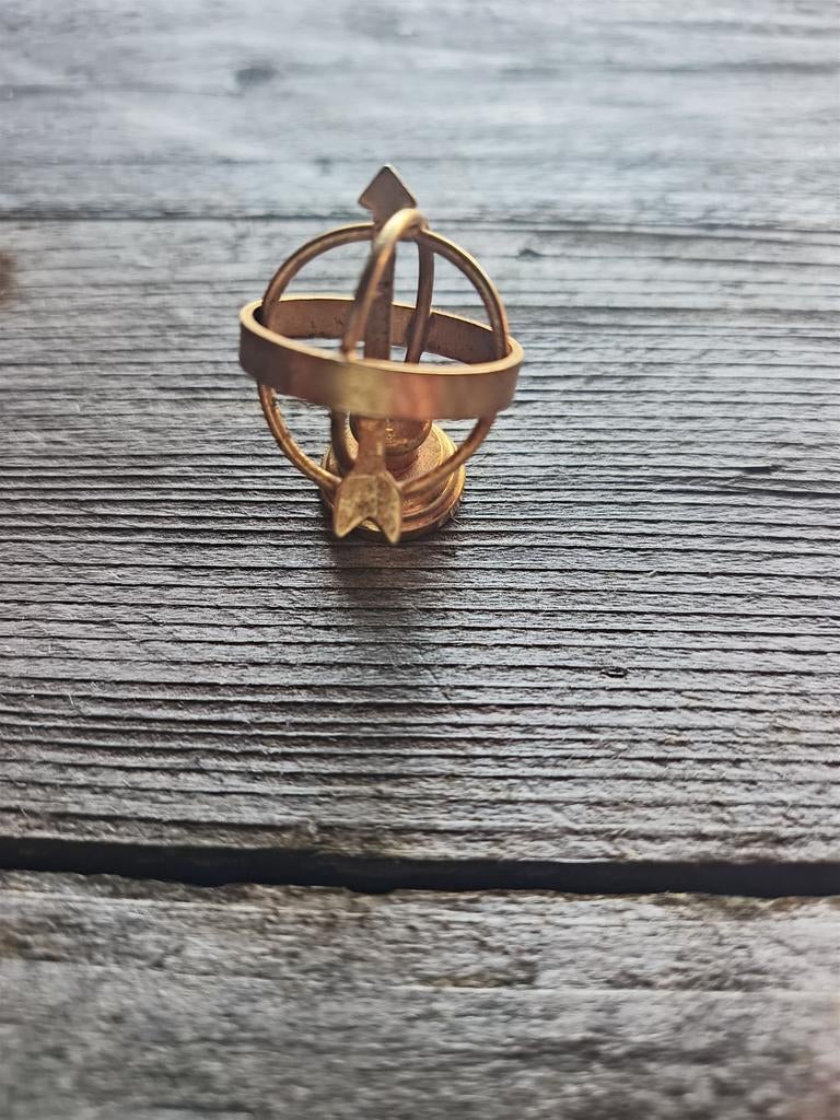 Vintage messing miniatuur ornament – bol / armillarium stijl, Ophalen, Koper