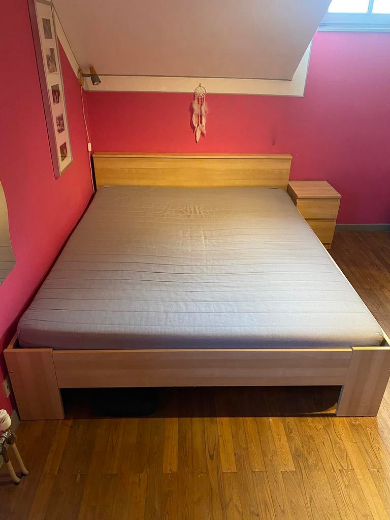 Chambre (lit + table de nuit + armoire), Enlèvement, Utilisé