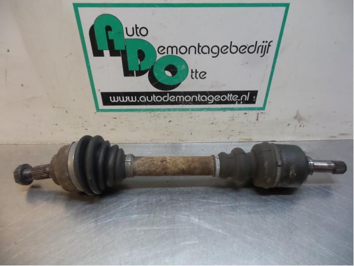 Aandrijfas links-voor van een Peugeot Partner (Partner 02-), Gebruikt, -, -, Ophalen of Verzenden