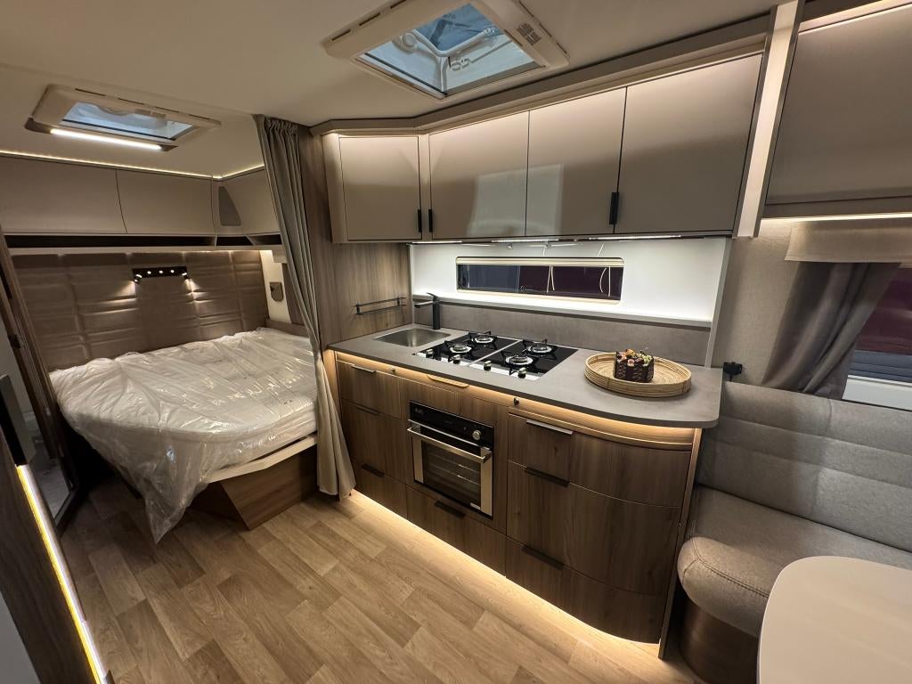 Kabe Royal 520 XL KS 2026, Grand lit, Jusqu'à 4, Entreprise, 75 kg