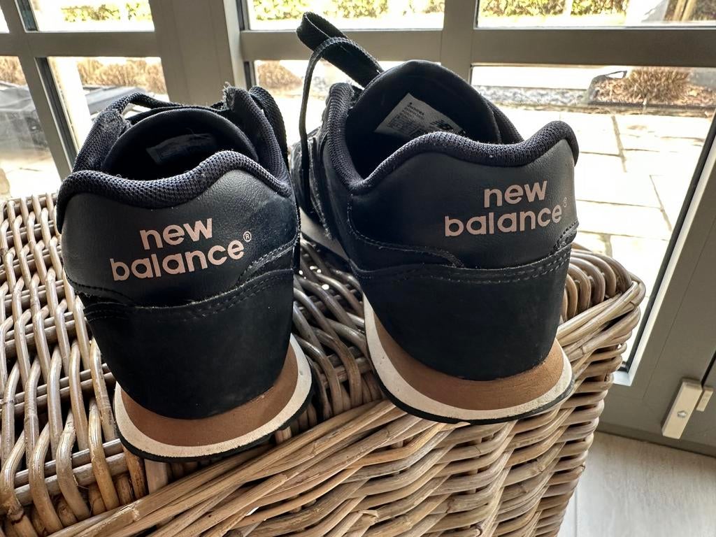 Baskets noires New Balance p40 tres bon etat, Enlèvement ou Envoi, Comme neuf