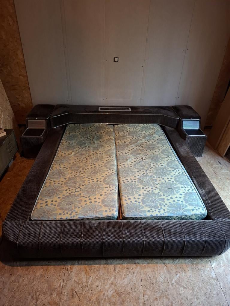 Chambre à coucher vintage années 70-80, Enlèvement