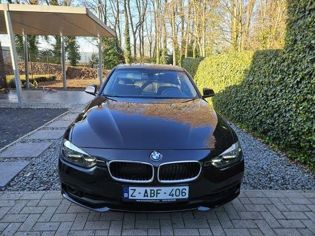 Bmw 318i   benzine   2015, Auto's, 100 kW, 4 deurs, Stof, Zwart