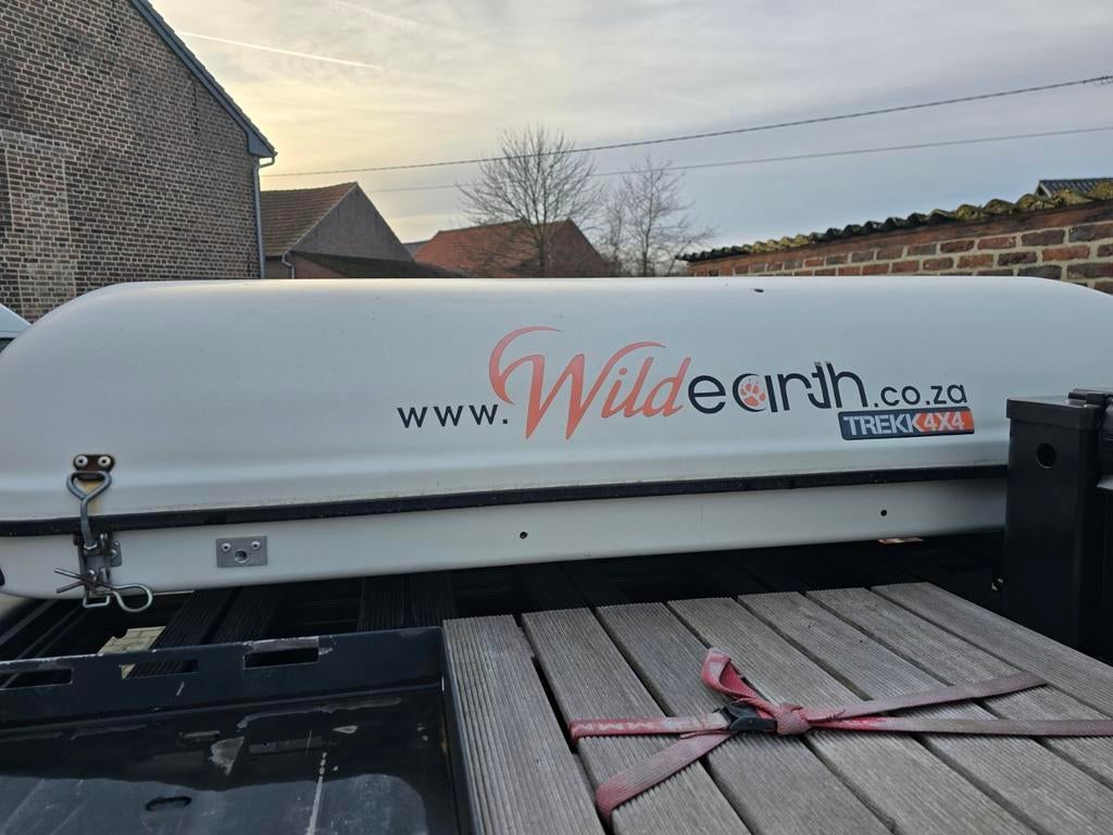 Tente de toit Wildearth, Enlèvement, Comme neuf