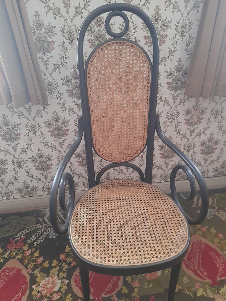 Thonet stoel, Ophalen