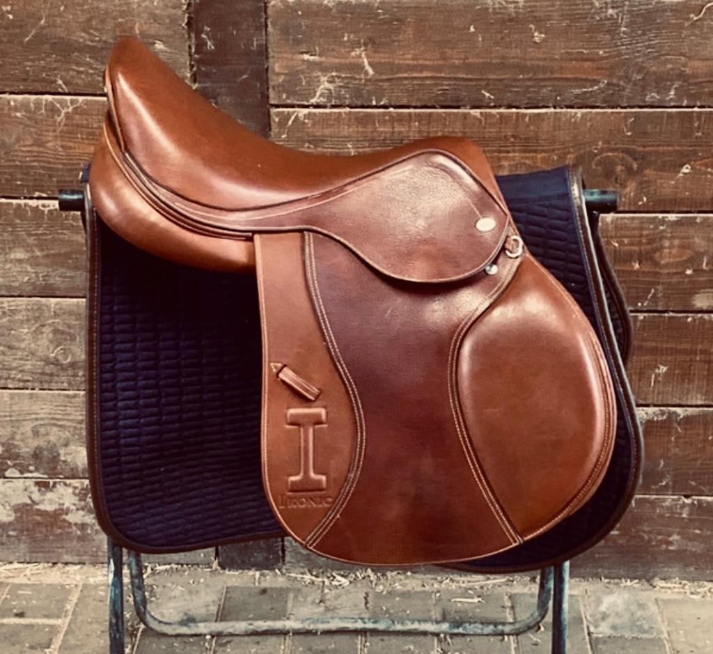 Selle ikonic cso pro élite carbone 17.5 neuve, Enlèvement, Neuf, Obstacle