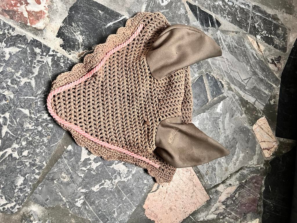 Oortjes eskadron bruin met roze, Ophalen of Verzenden, Gebruikt, Recreatie