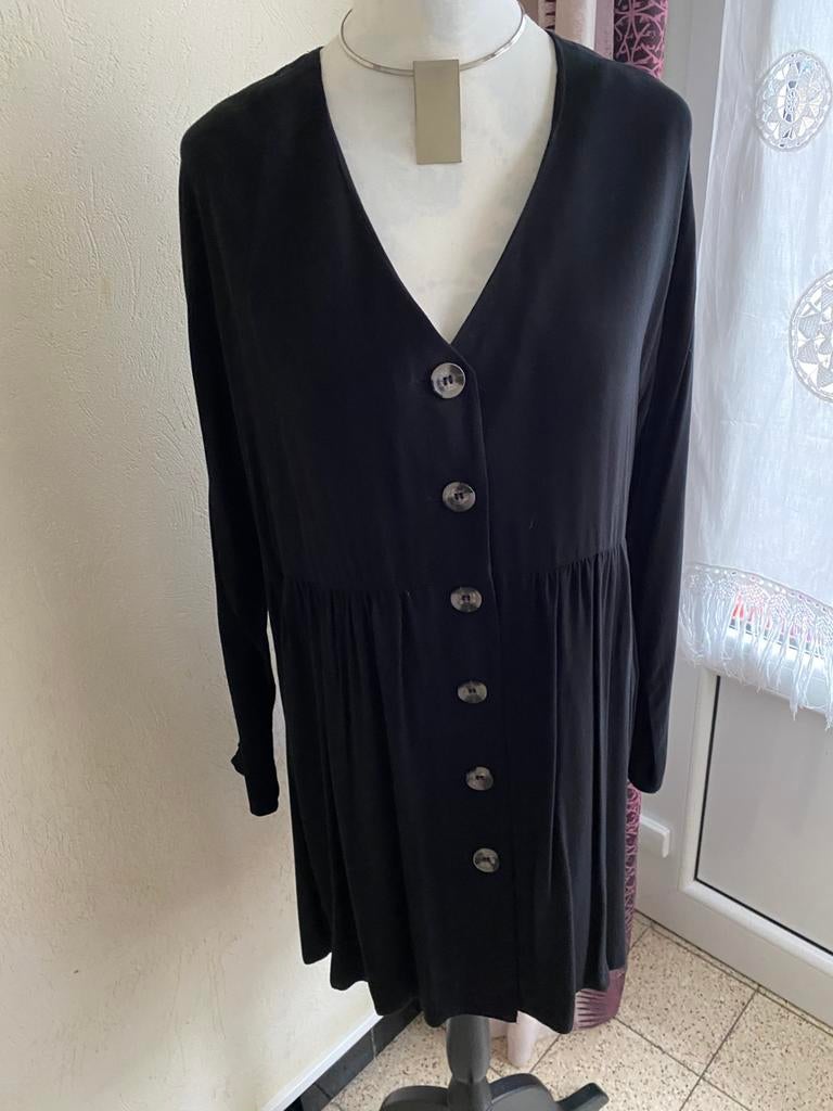 Robe noire ASOS – Taille 36-38-40 fluide et confortable., Vêtements | Femmes, Robes, ASOS, Taille 38/40 (M), Enlèvement ou Envoi