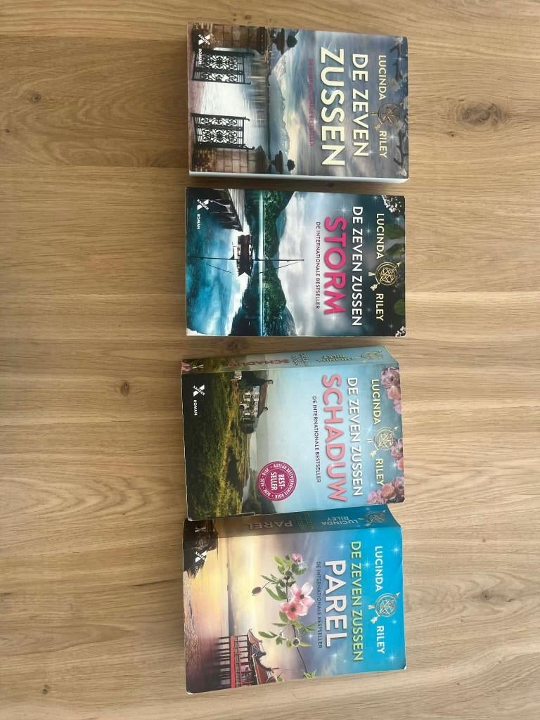 De zeven Zussen - 4 boeken, Boeken, Ophalen, Gelezen, Lucinda Riley, België