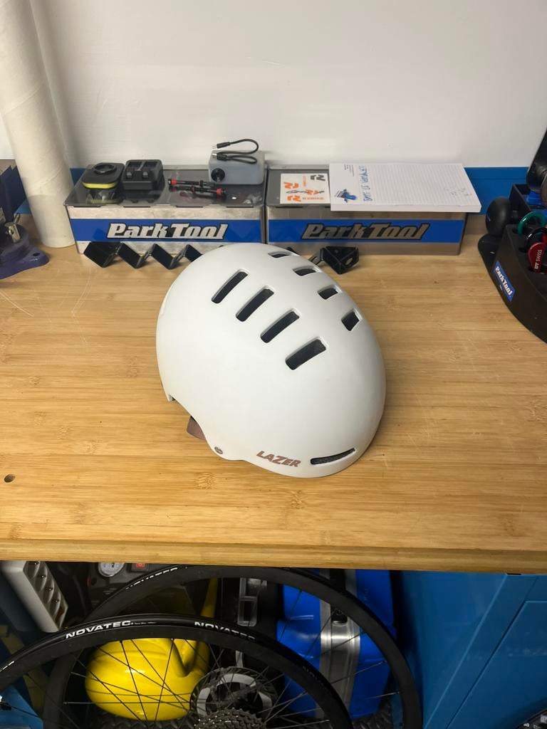 Lazer fietshelm maat Medium, Ophalen, Zo goed als nieuw, M