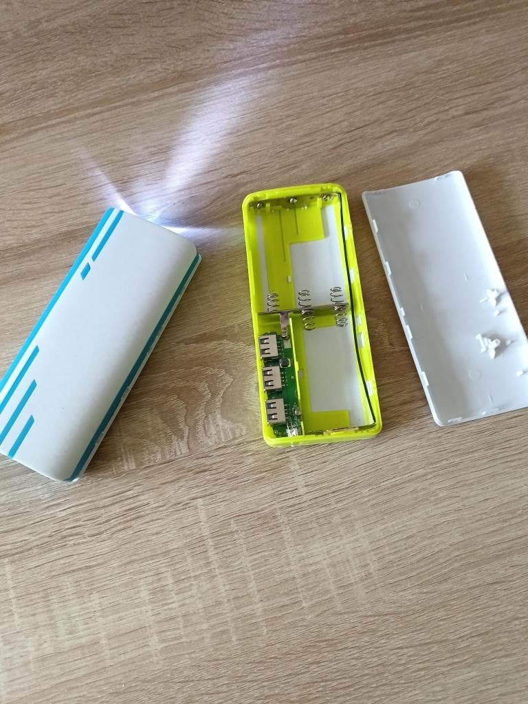 Powerbanken DIY ideaal voor uw noodpakket,werkt op 18650 bat, Ophalen of Verzenden, Nieuw