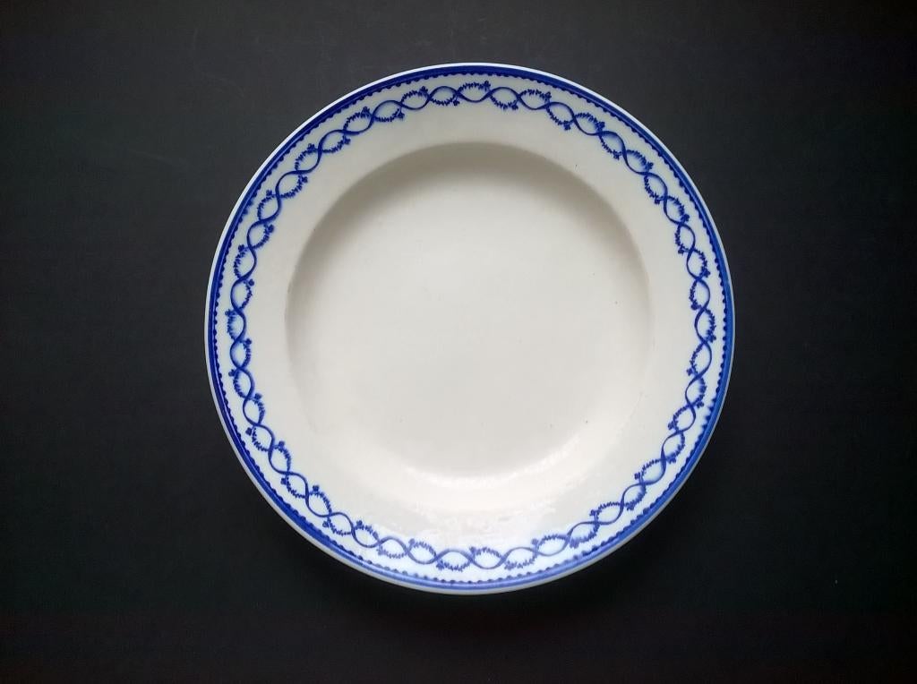 Assiette en porcelaine de Tournai, Antiquités & Art, Antiquités | Porcelaine, Enlèvement ou Envoi