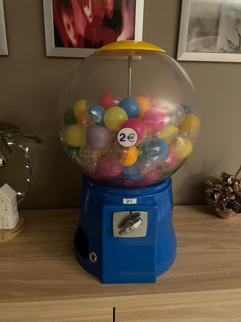 Distributeur de capsules boule., Enlèvement, Utilisé