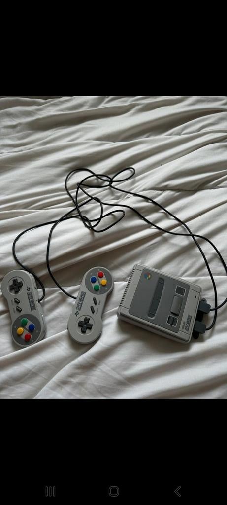 SUPER NES A VENDRE !, Games en Spelcomputers, Spelcomputers | Nintendo Super NES, Ophalen of Verzenden, Zo goed als nieuw