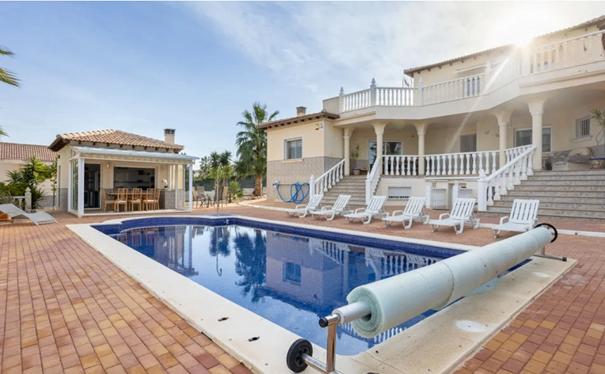 Villa te koop in Spanje, Immo, Spanje, Woonhuis, Verkoop zonder makelaar, Stad