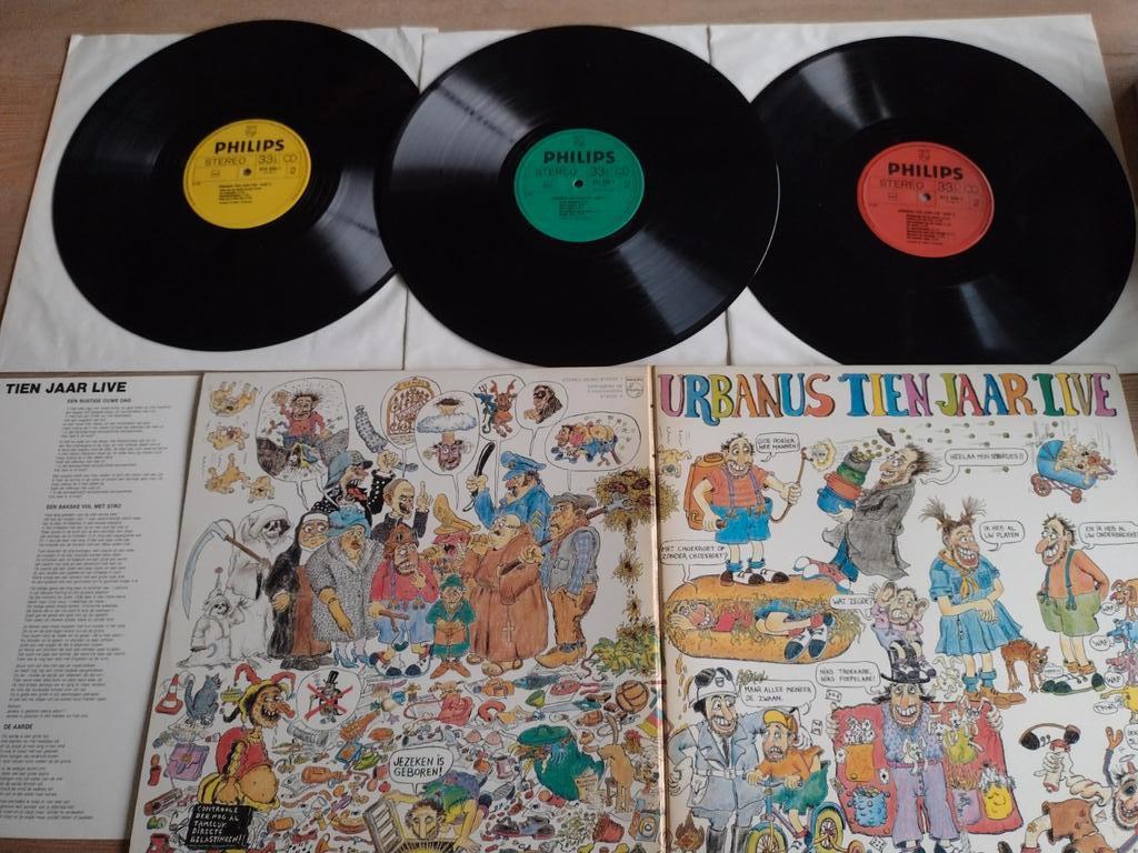 BELPOP 3 LP: URBANUS TIEN JAAR LIVE + insert (1983), Cd's en Dvd's, Ophalen of Verzenden, Zo goed als nieuw, 12 inch, Overige genres