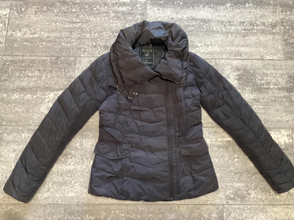Veste S noire Guess, Guess, Enlèvement ou Envoi, Taille 36 (S), Porté