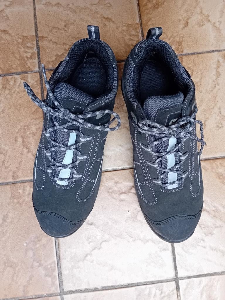 Chaussures de sécurité neuves!, Neuf, Enlèvement, Autres couleurs, Chaussures de travail