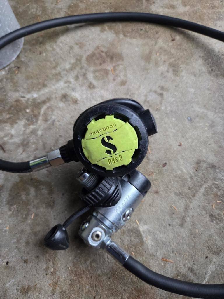 Détendeur scubapro 380. Backup.