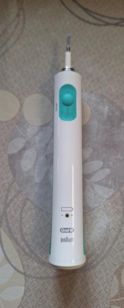 oral-b elektrische tandenborstel enkel de motor, Verzenden, Gebruikt, Tandenborstel